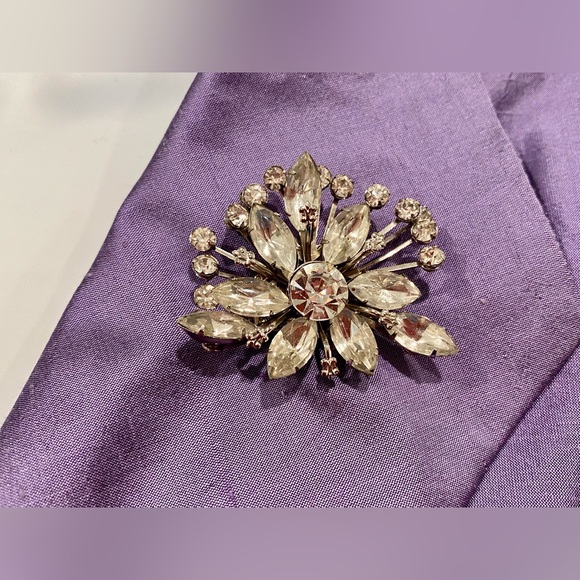 Vintage rhinestones wedding brooch - Picture 9 of 13